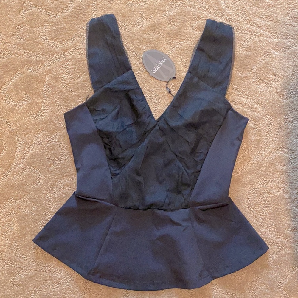 NWT Vertigo Collection Top Size 0